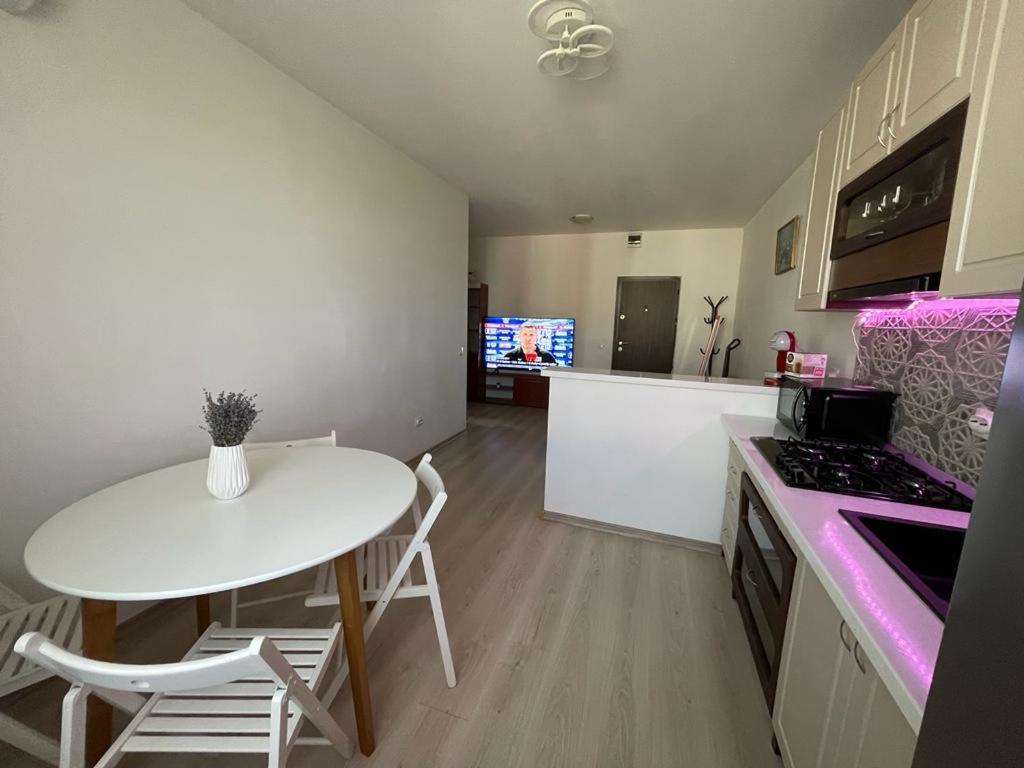 Ella Apartment *